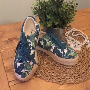 Palm print sneakers- Brand New